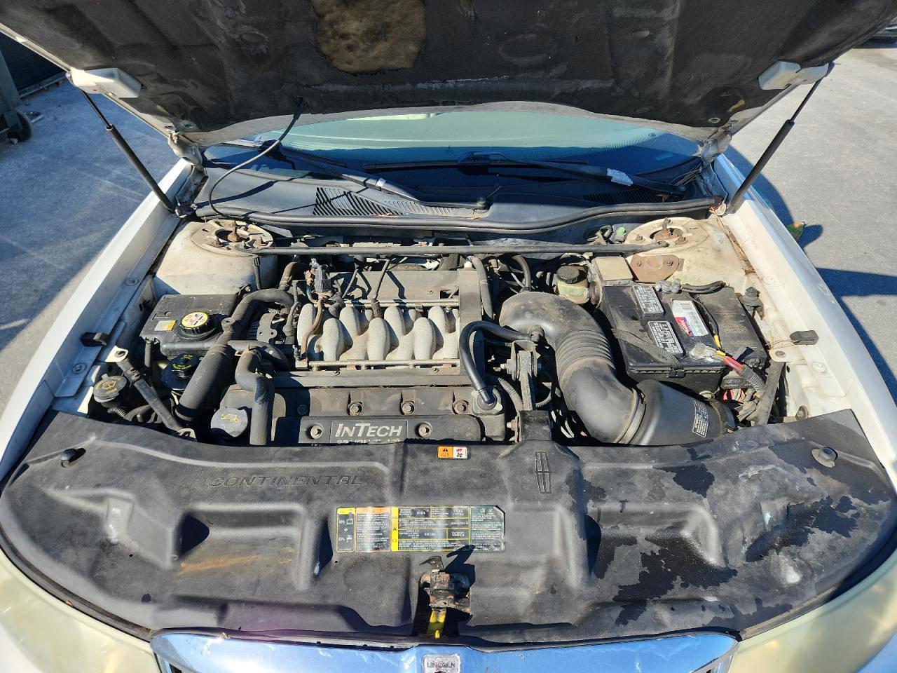 2002 Lincoln Continental VIN: 1LNHM97V72Y697857 Lot: 82723115