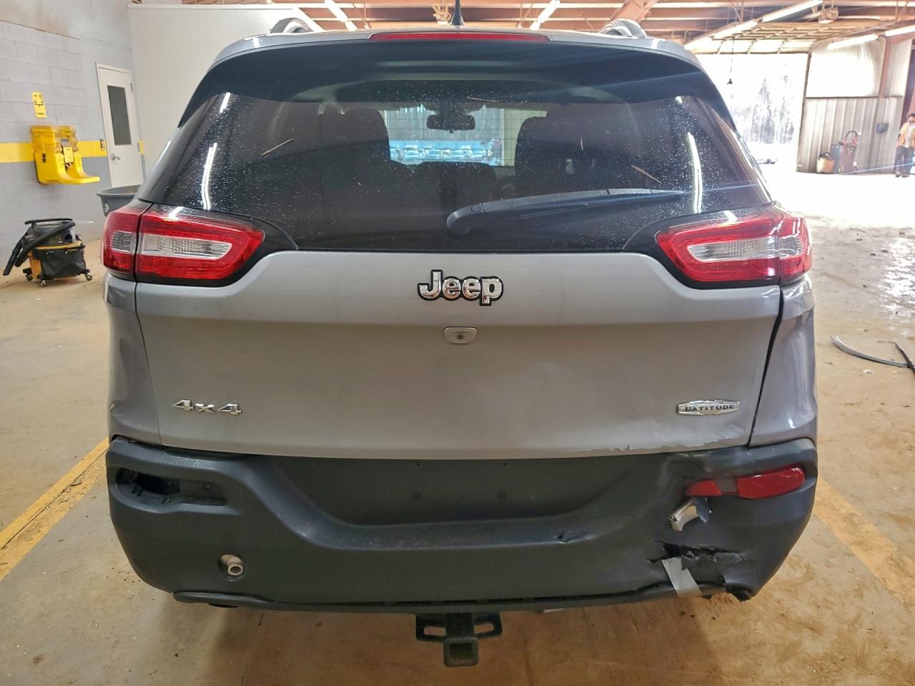 2015 Jeep Cherokee Latitude VIN: 1C4PJMCB1FW589341 Lot: 93662695
