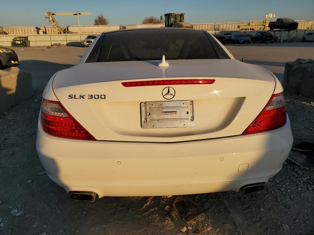 2016 Mercedes-Benz Slk 300 VIN: WDDPK3JA9GF115727 Lot: 93062495