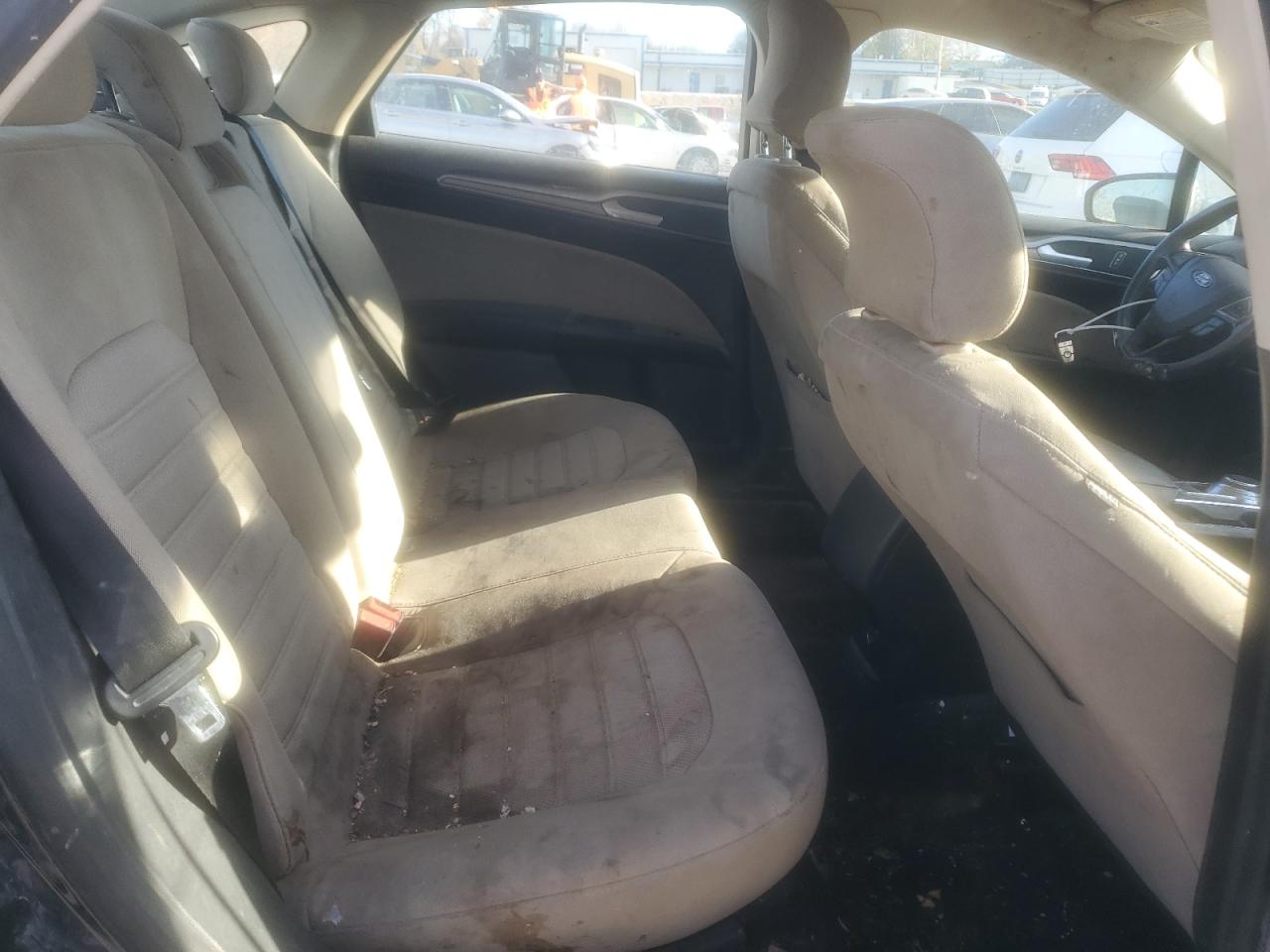 2019 Ford Fusion S VIN: 3FA6P0G75KR277096 Lot: 92204905