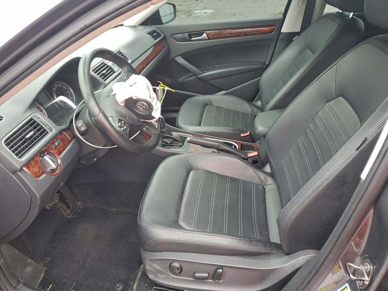 2013 Volkswagen Passat Sel VIN: 1VWCH7A35DC004702 Lot: 93838725