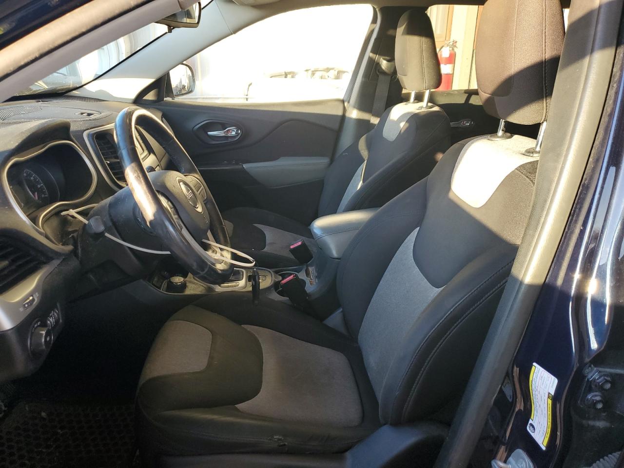 2014 Jeep Cherokee Latitude VIN: 1C4PJMCS5EW200425 Lot: 92688635