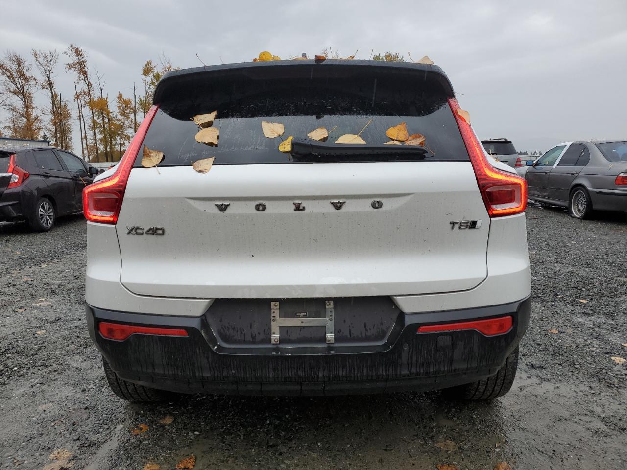 2022 Volvo Xc40 T5 R-Design VIN: YV4162UM4N2700415 Lot: 91659635