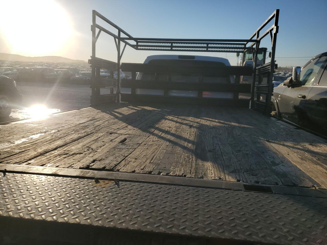 2015 Ford F350 Super Duty Flatbed Truck VIN: 1FDRF3G67FEA14874 Lot: 92568745