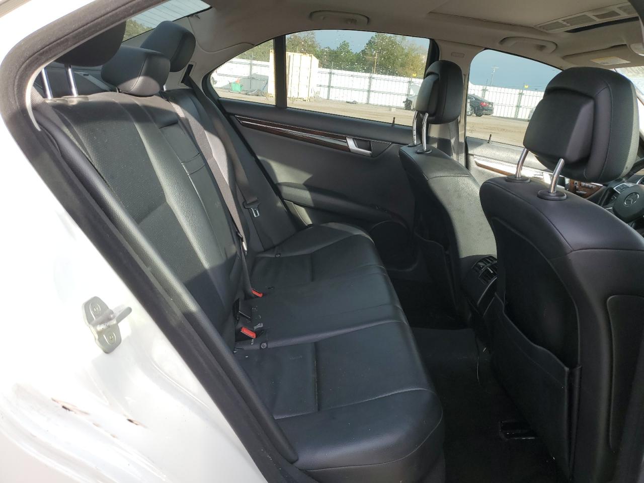 2014 Mercedes-Benz C 250 VIN: WDDGF4HB6EA958206 Lot: 92026145