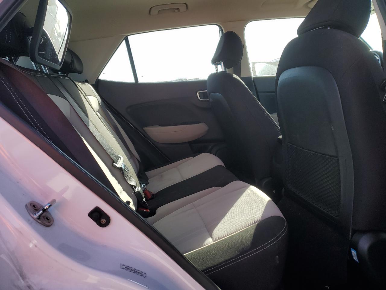 2021 Hyundai Venue Sel VIN: KMHRC8A36MU105688 Lot: 92600825