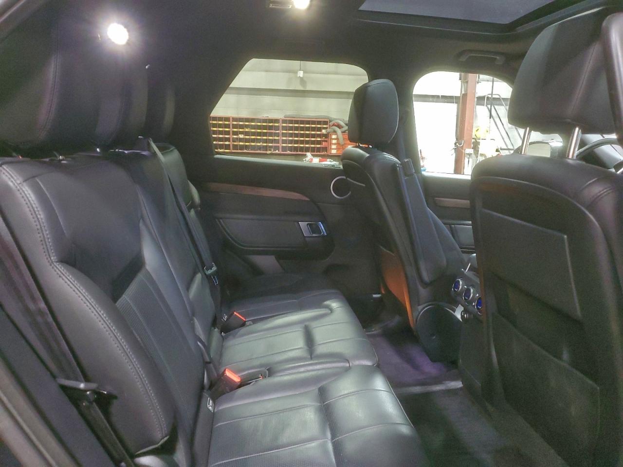 2017 Land Rover Discovery Hse VIN: SALRRBBV2HA011677 Lot: 93846985