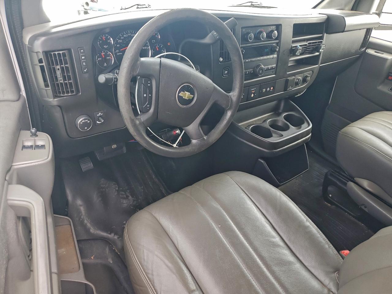 2018 Chevrolet Express G2500 VIN: 1GCWGAFG9J1162625 Lot: 93935275