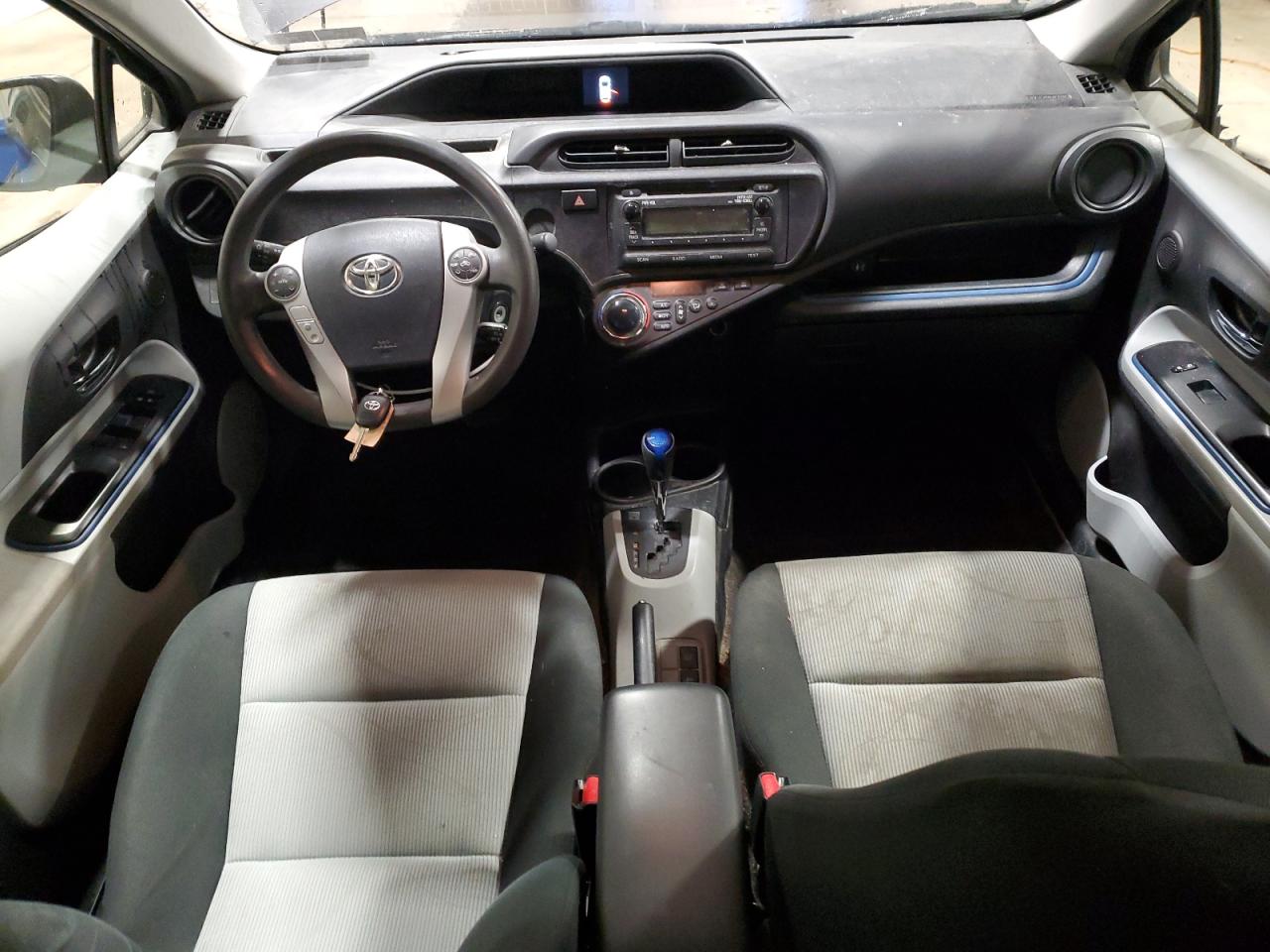 2013 Toyota Prius C VIN: JTDKDTB33D1037002 Lot: 92884165