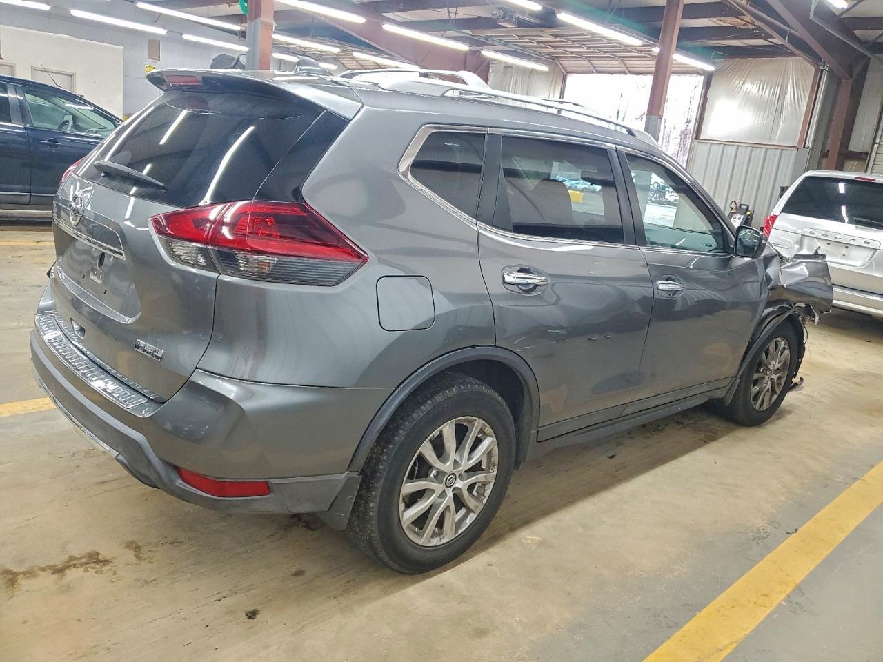 2019 Nissan Rogue S VIN: 5N1AT2MT1KC825828 Lot: 94393385