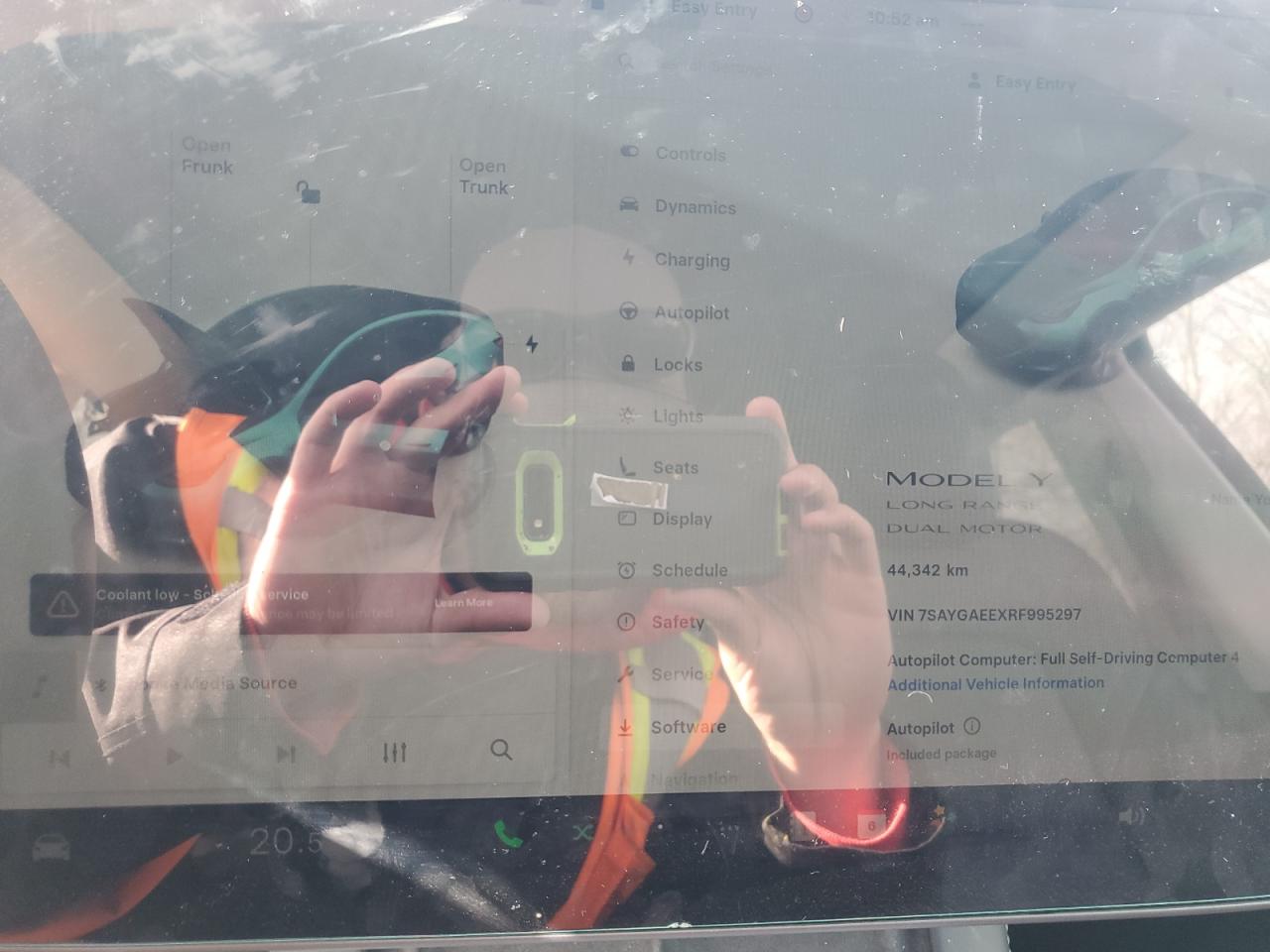 2024 Tesla Model Y VIN: 7SAYGAEEXRF995297 Lot: 91003465