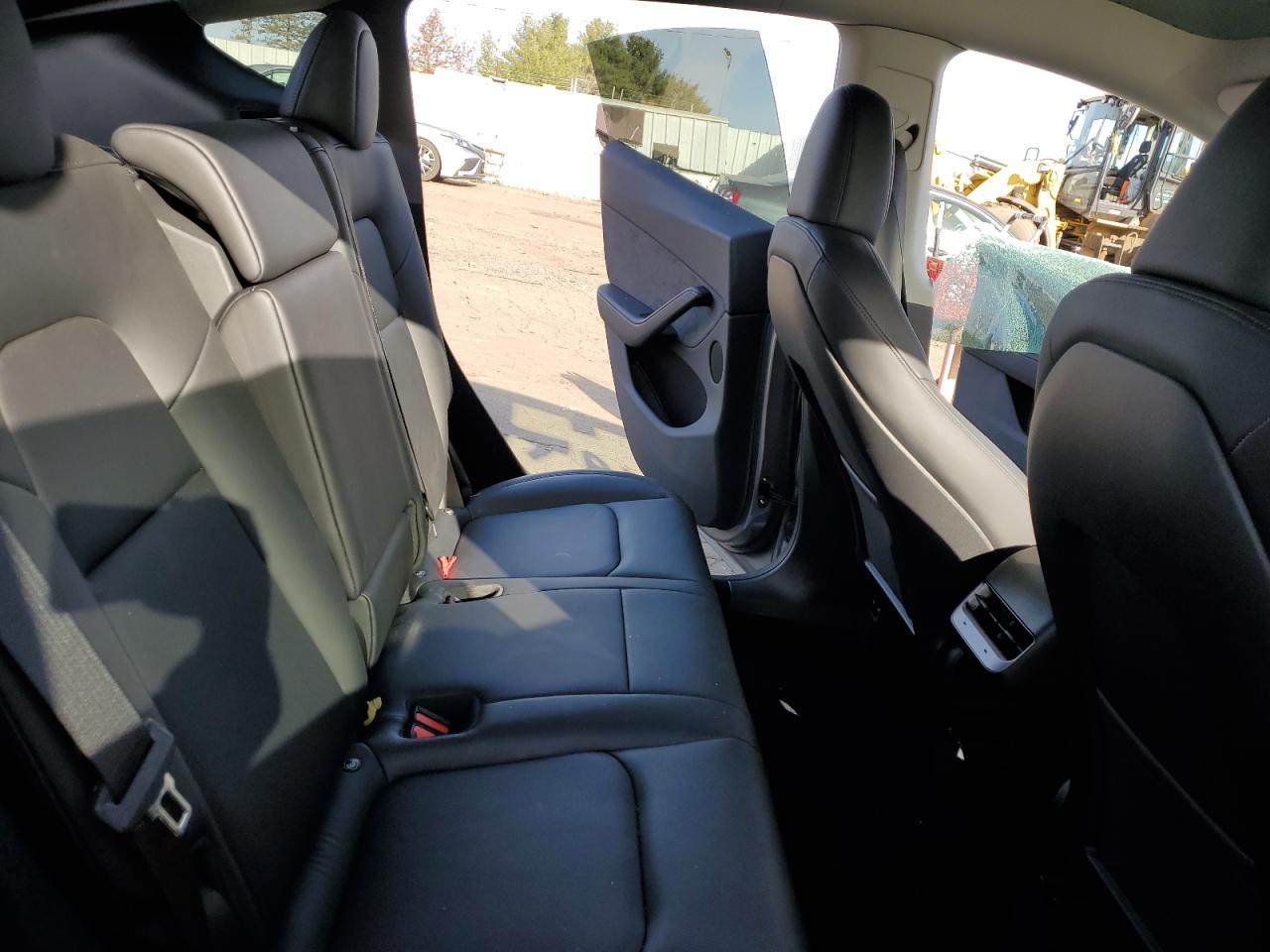 2024 Tesla Model Y VIN: 7SAYGDEE3RA284782 Lot: 93117255