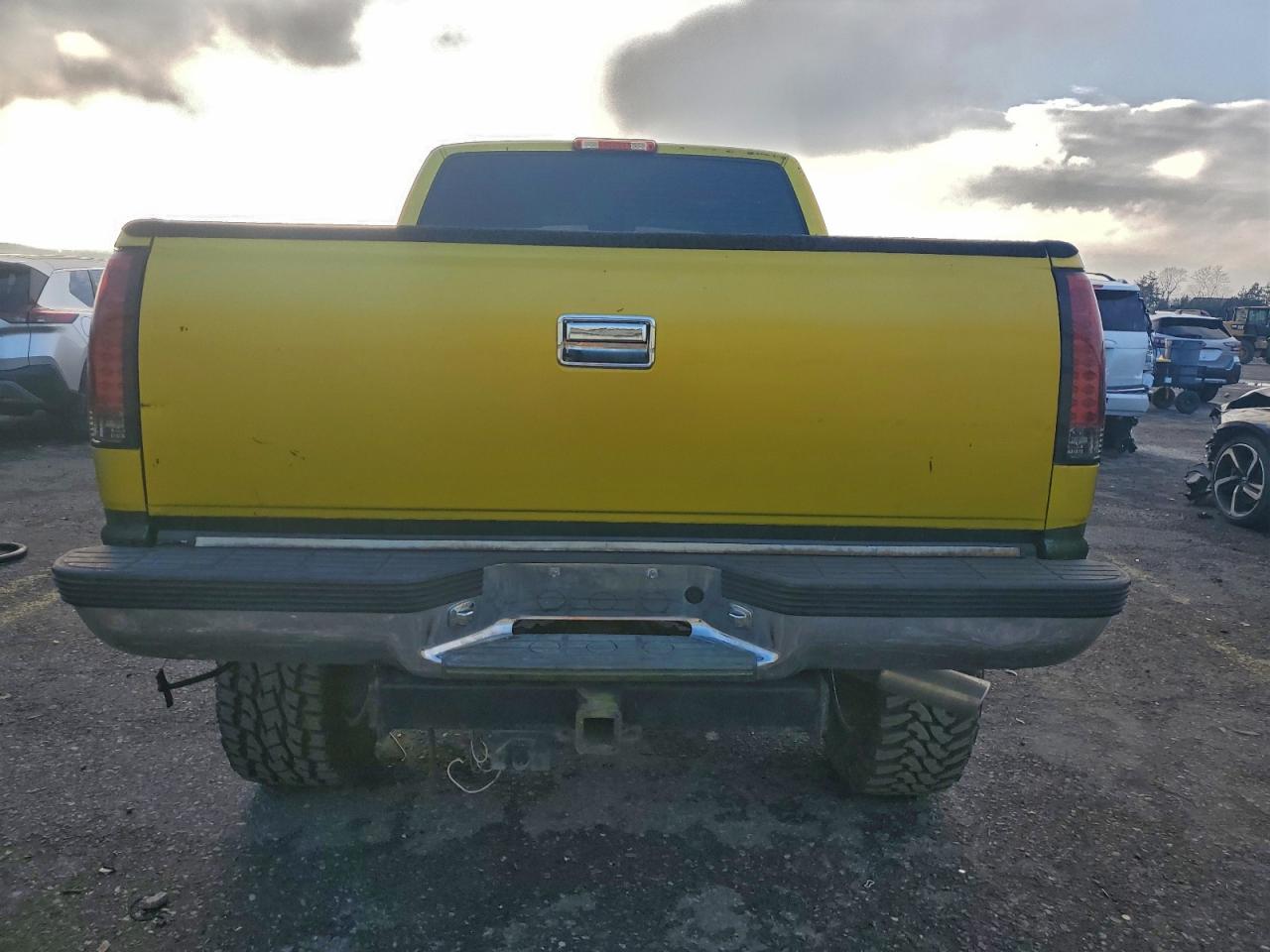 1997 Chevrolet Gmt-400 K1500 VIN: 2GCEK19R3V1276692 Lot: 94950975