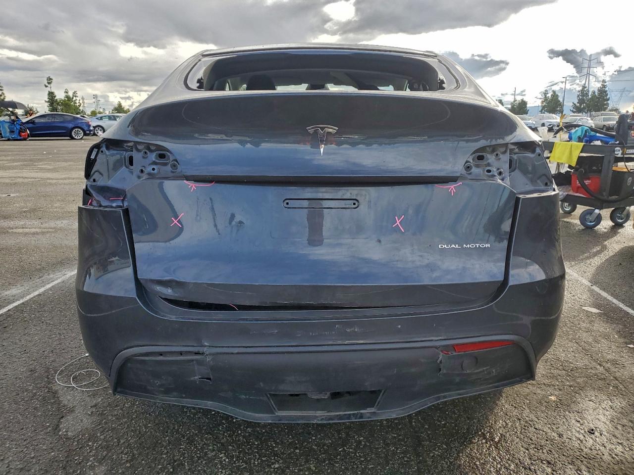 2023 Tesla Model Y VIN: 7SAYGDEEXPA182358 Lot: 92920855