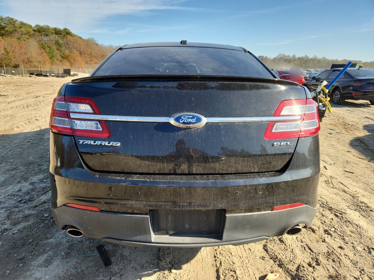 2015 Ford Taurus Sel VIN: 1FAHP2E82FG181276 Lot: 92320135