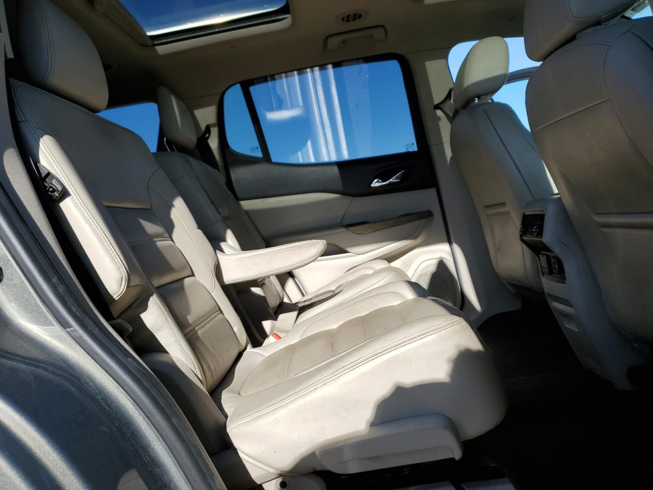 2018 GMC Acadia Denali VIN: 1GKKNXLS0JZ173597 Lot: 92328305