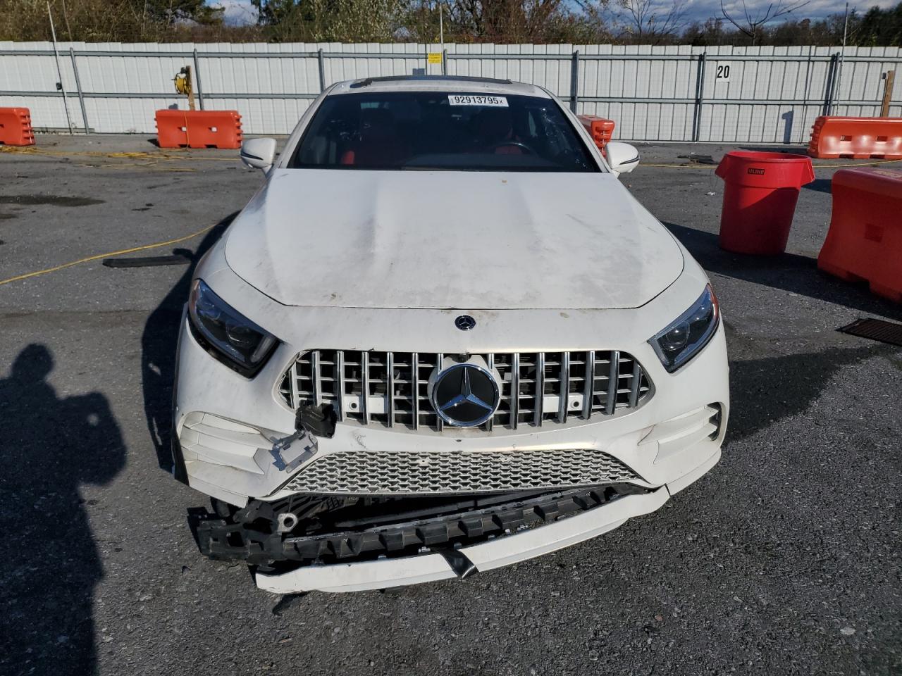 Фото: W1K2J5KB5LA073130