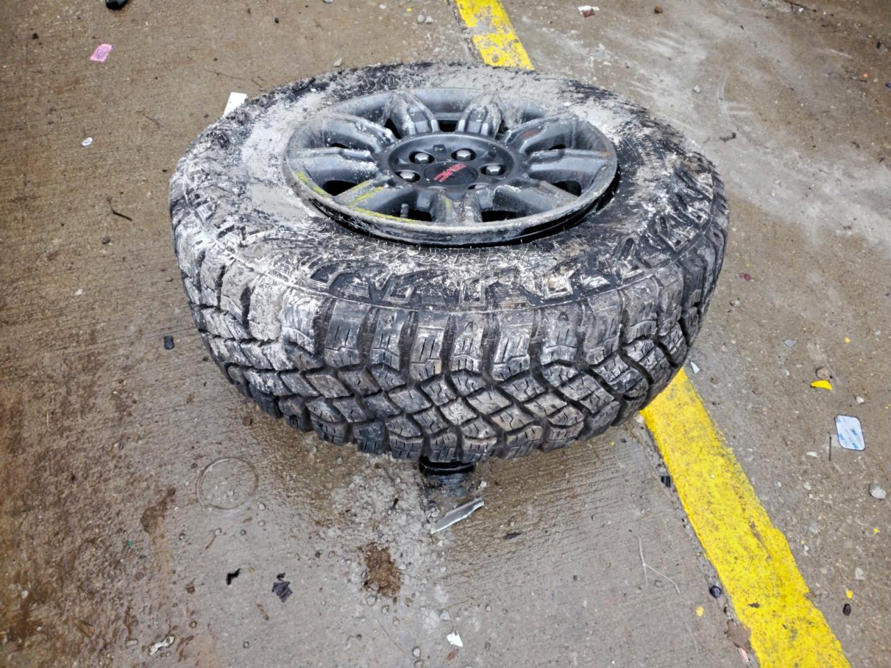 2025 GMC Sierra K1500 At4X VIN: 3GTUUFELXSG295795 Lot: 93945685