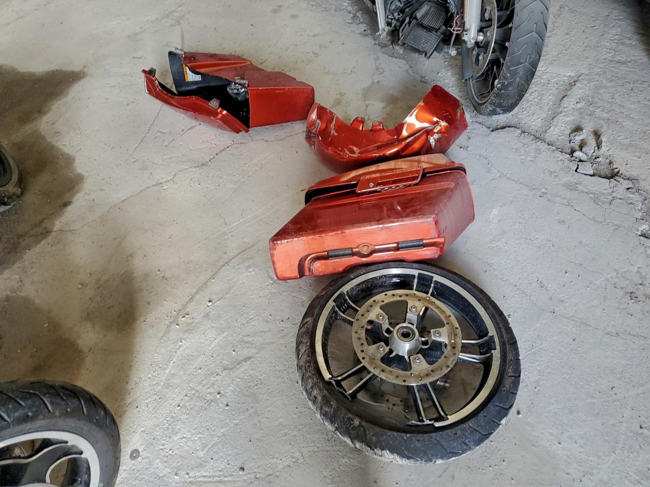 2011 Harley-Davidson Fltrx VIN: 1HD1KHM13BB677842 Lot: 94132985