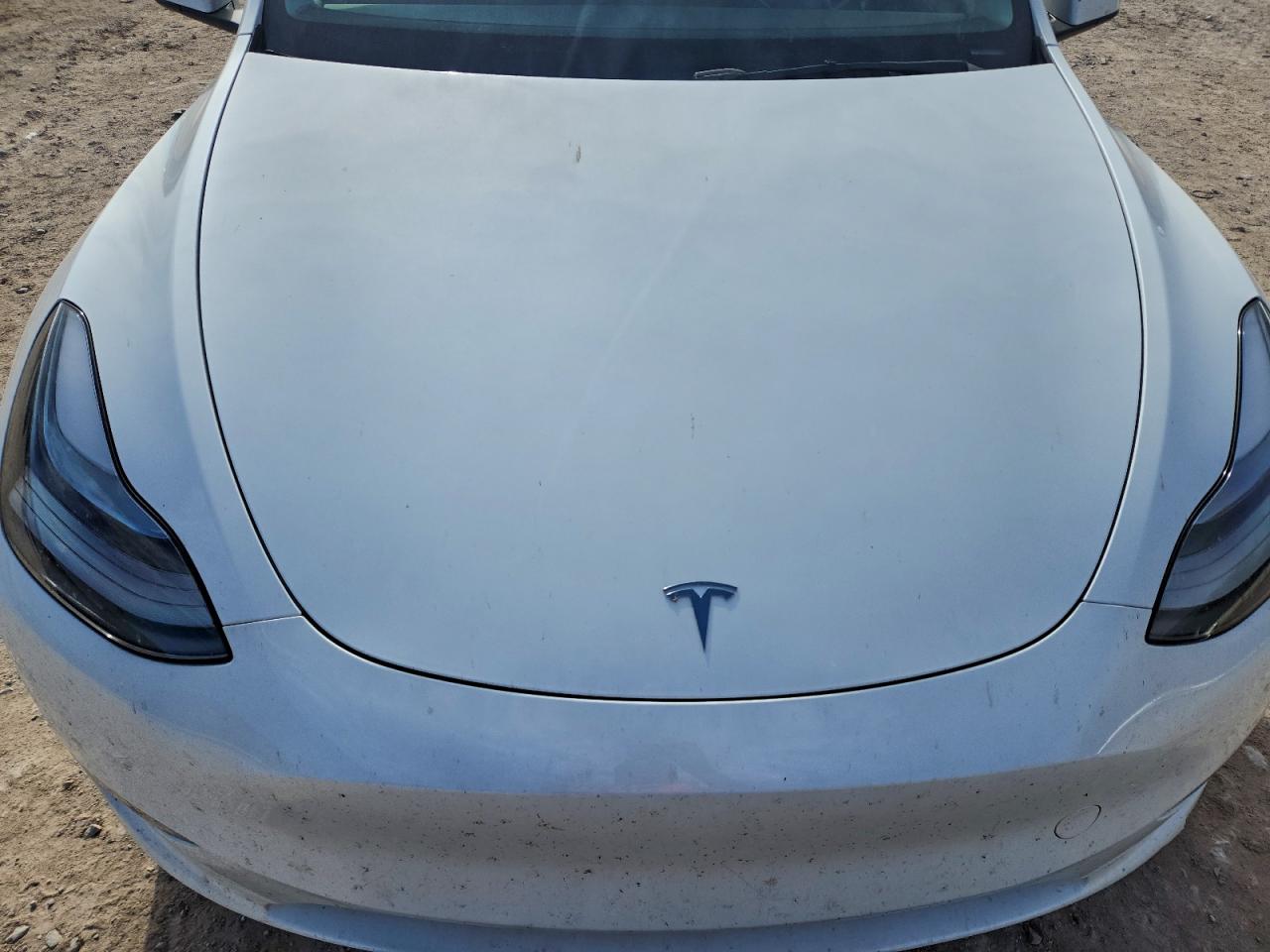 2024 Tesla Model Y VIN: 7SAYGDEF0RA331615 Lot: 93977555