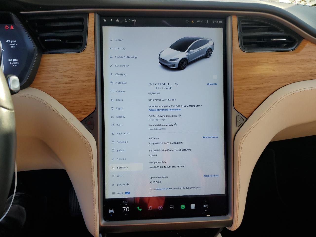 2018 Tesla Model X VIN: 5YJXCBE23JF123984 Lot: 91221045