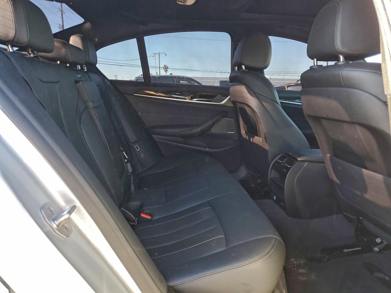 Фото: WBA13AG01MCF54742