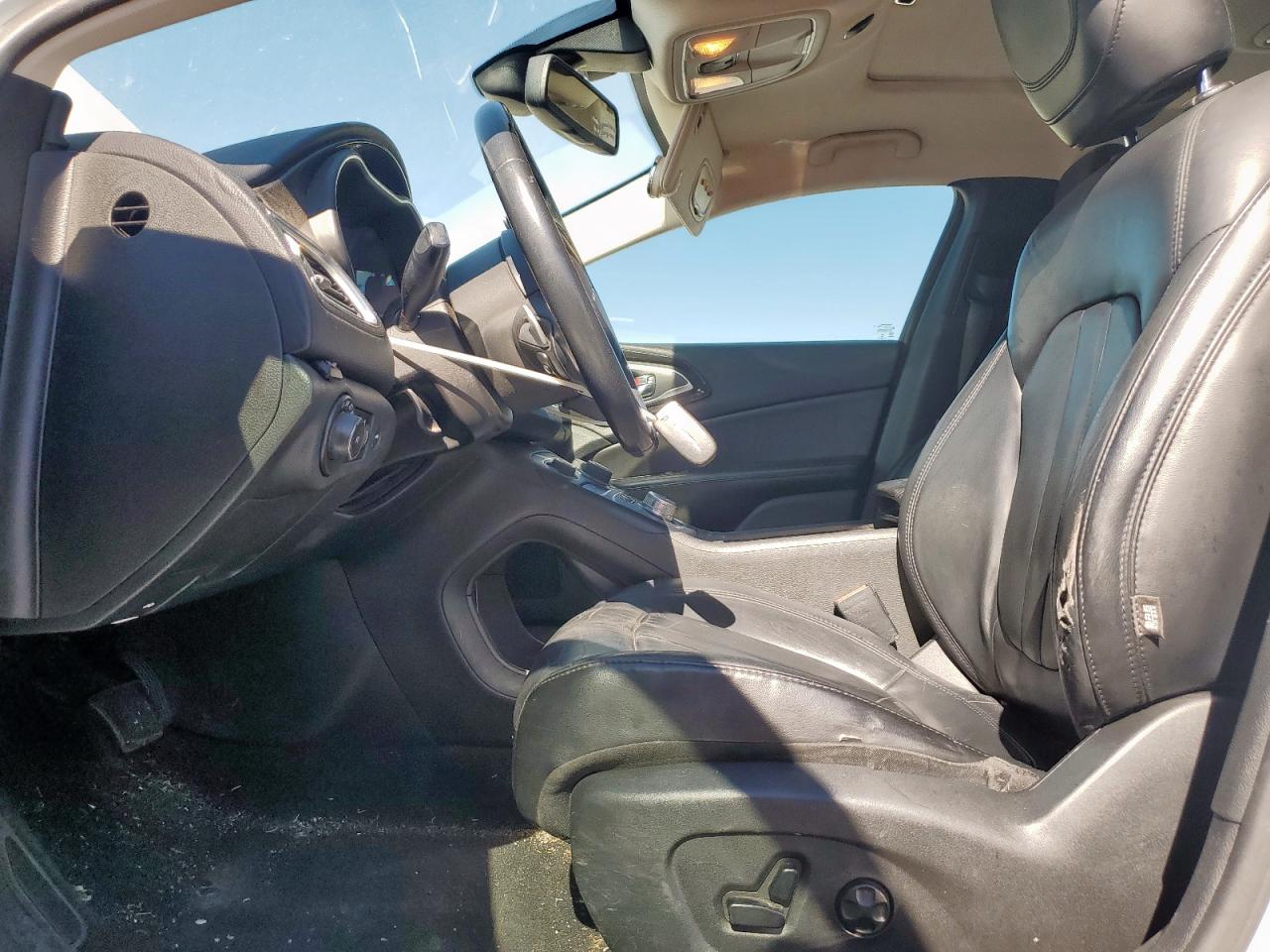 2015 Chrysler 200 C VIN: 1C3CCCCG7FN570415 Lot: 90918305