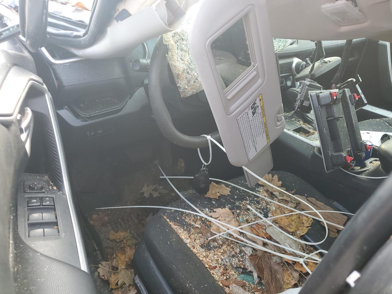 2020 Toyota Rav4 Xle VIN: 2T3P1RFV8LC126093 Lot: 93647495