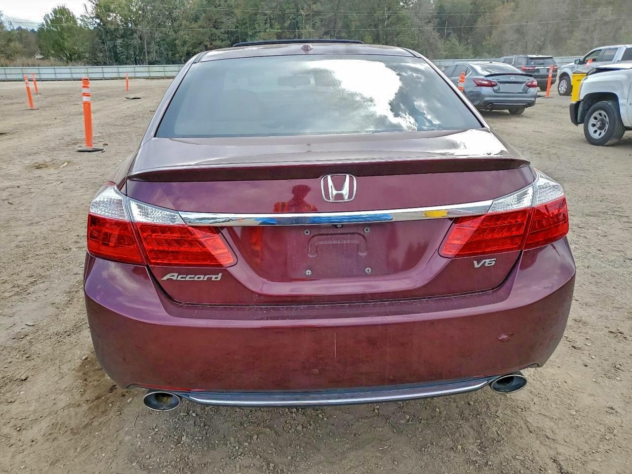 2015 Honda Accord Exl VIN: 1HGCR3F84FA026462 Lot: 93901175