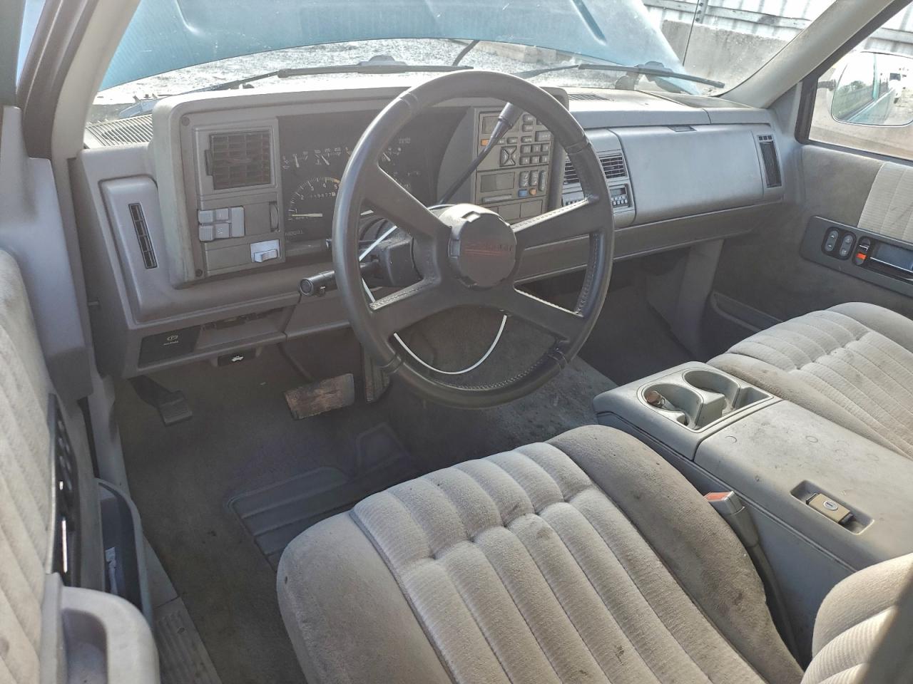 1994 Chevrolet Gmt-400 C1500 VIN: 2GCEC19K9R1267677 Lot: 94099915