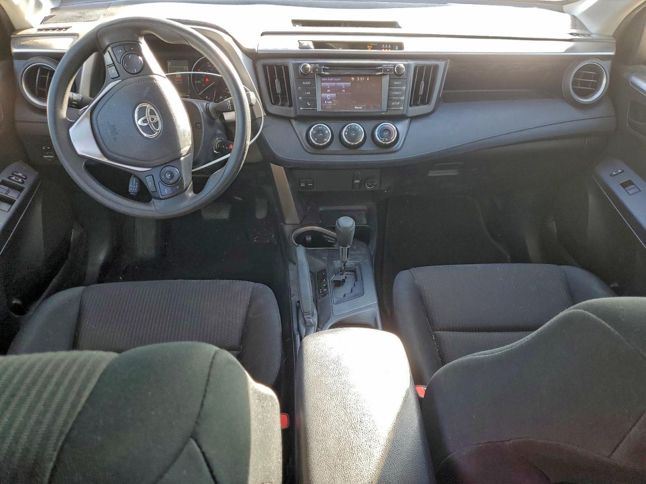 2017 Toyota Rav4 Le VIN: JTMZFREV7HJ138011 Lot: 93930465