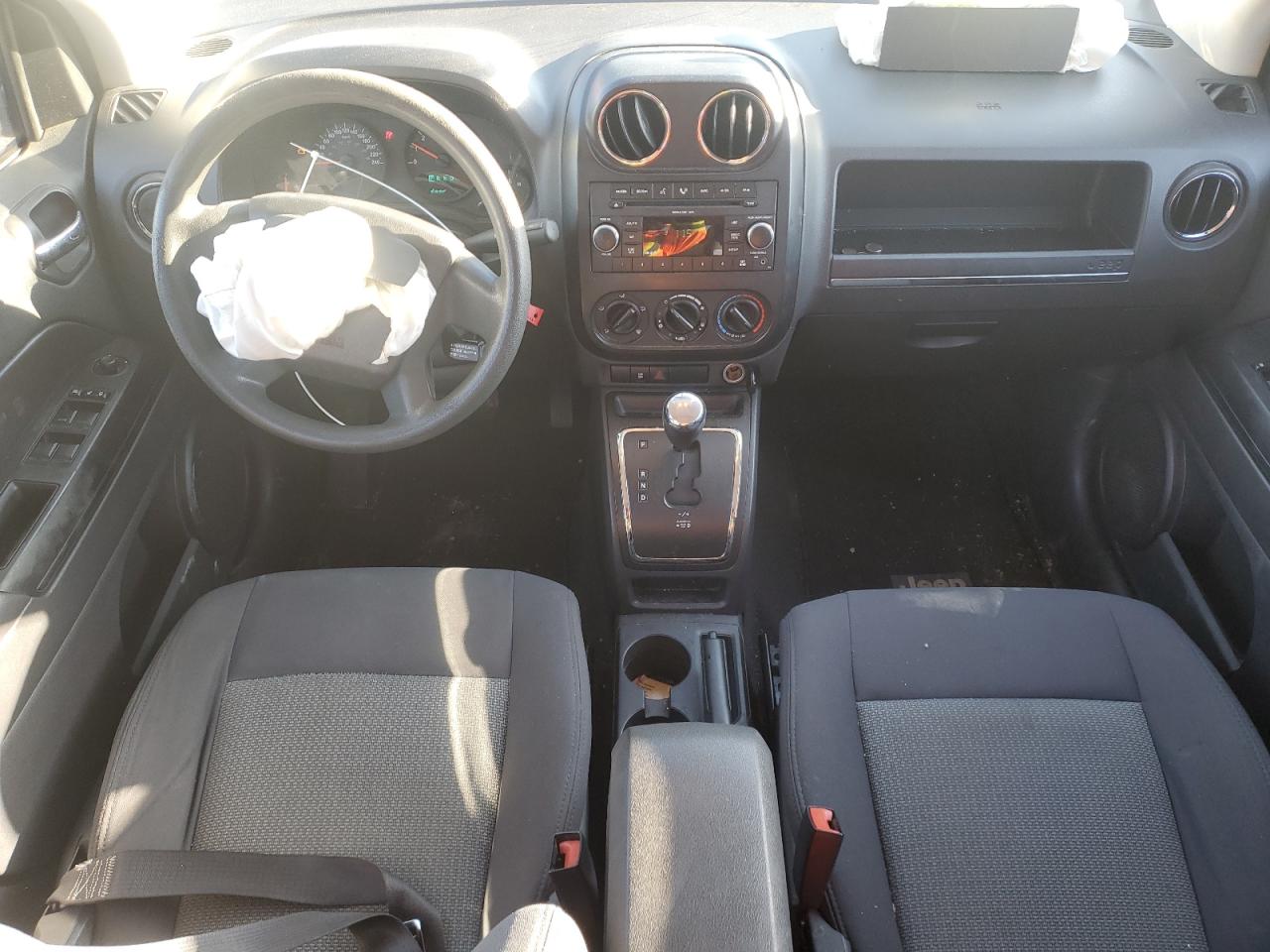 2009 Jeep Compass Sport VIN: 1J4FT47B69D110244 Lot: 92683405