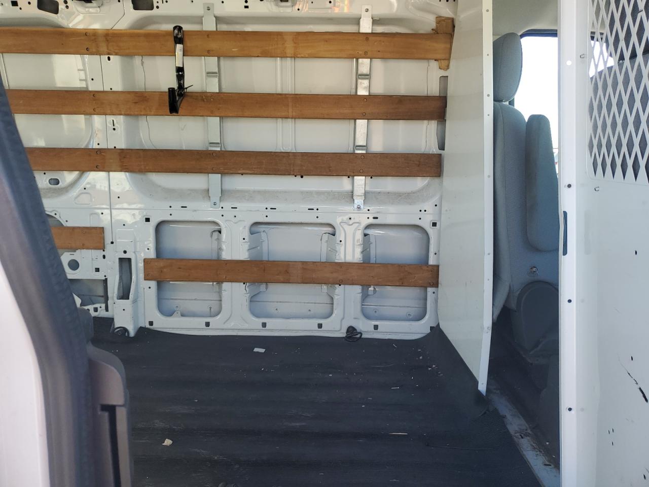 2015 Ford Transit T-250 VIN: 1FTNR1ZM4FKA68564 Lot: 91722085