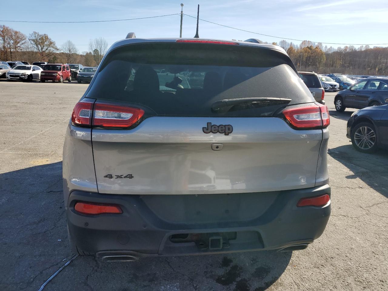 2016 Jeep Cherokee Latitude VIN: 1C4PJMCS3GW295747 Lot: 92396735