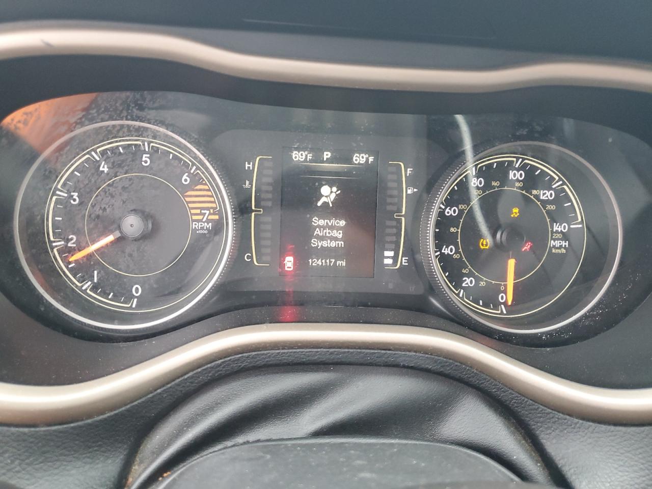 2018 Jeep Cherokee Latitude VIN: 1C4PJLCB4JD518004 Lot: 92733405