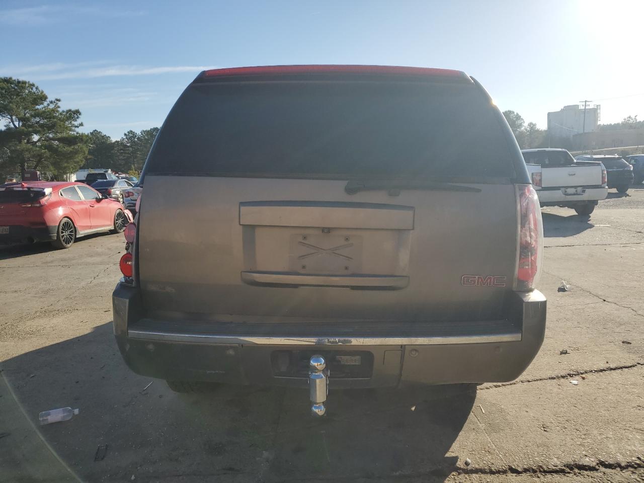 2012 GMC Yukon Xl Denali VIN: 1GKS2MEFXCR210858 Lot: 92236765