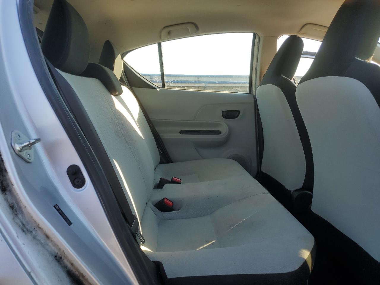 2014 Toyota Prius C VIN: JTDKDTB38E1068053 Lot: 92686835