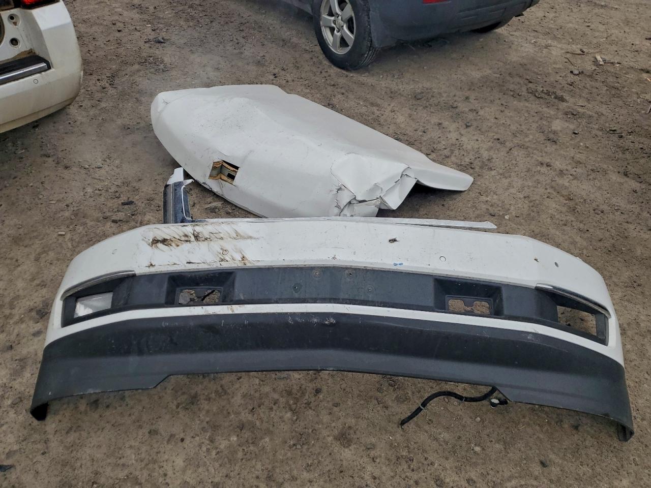 2019 Chevrolet Suburban K1500 Premier VIN: 1GNSKJKC8KR324674 Lot: 93489715