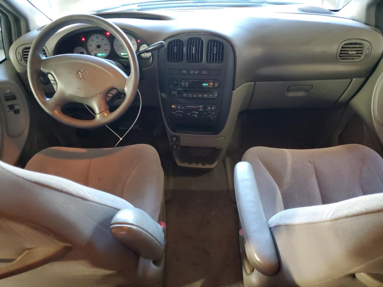 2002 Dodge Grand Caravan Sport VIN: 2B4GP44R02R698478 Lot: 93209215