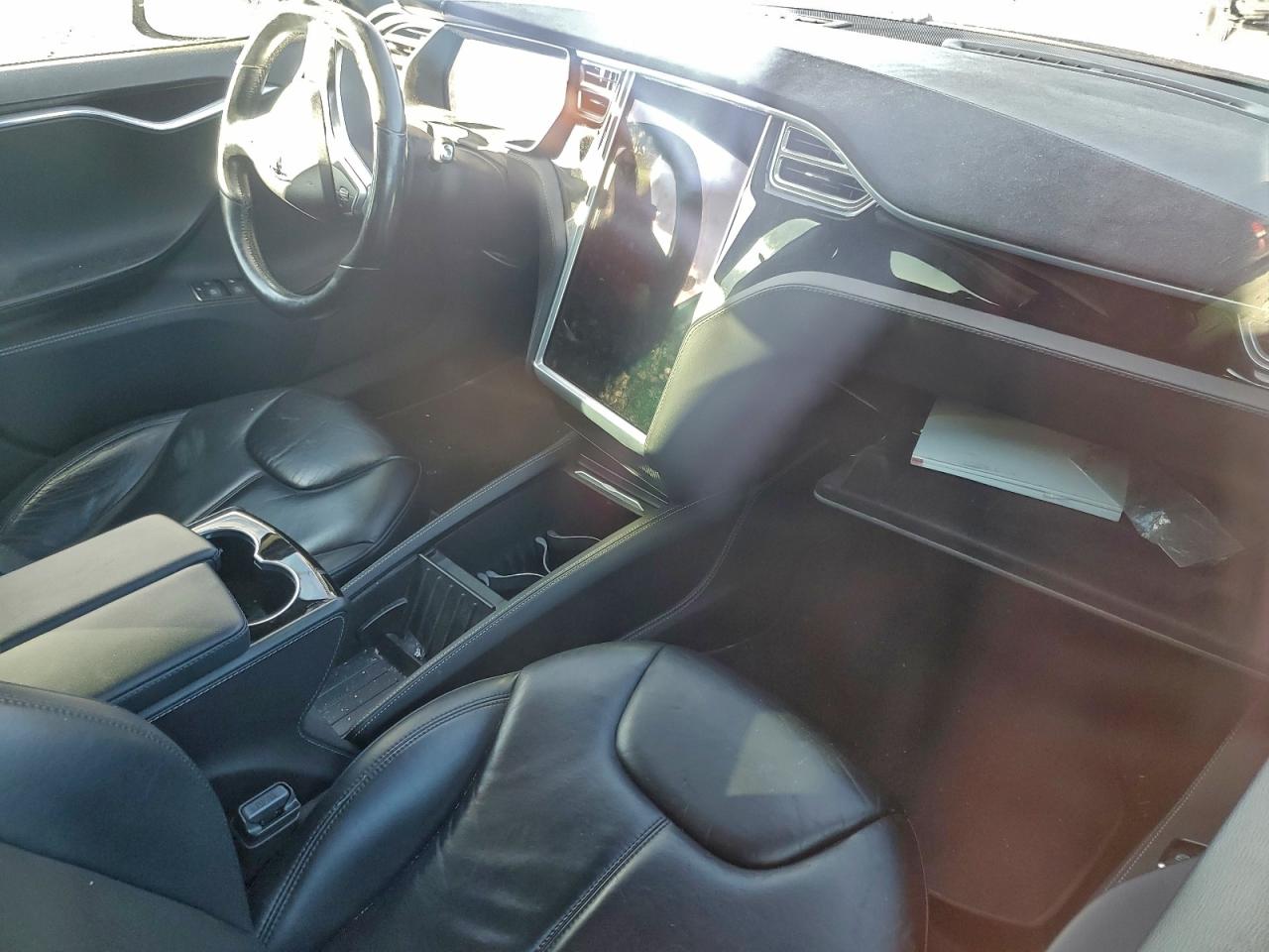 2015 Tesla Model S 85D VIN: 5YJSA1H2XFF081620 Lot: 94305555