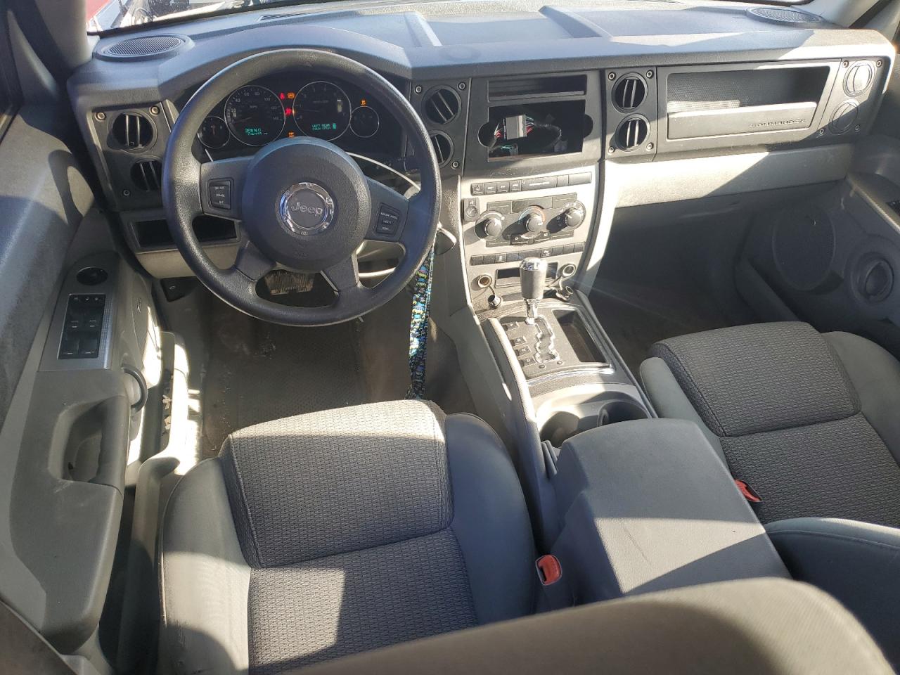 2007 Jeep Commander VIN: 1J8HG48K97C668974 Lot: 92597005