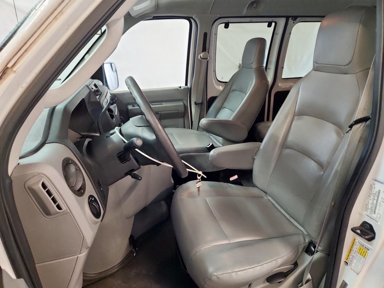 2013 Ford Econoline E350 Super Duty Wagon VIN: 1FBNE3BL7DDA83073 Lot: 92716435