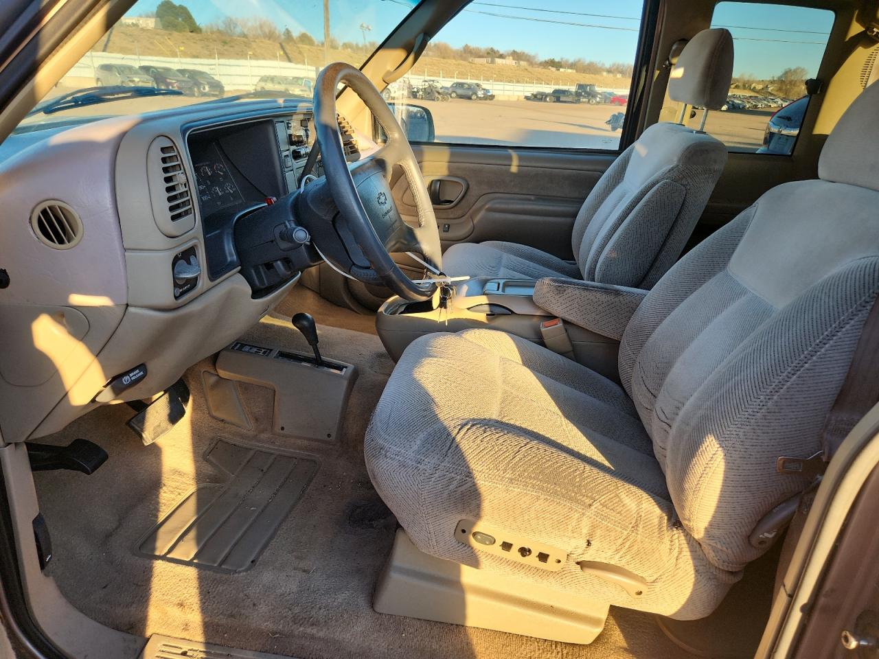 1996 Chevrolet Gmt-400 K1500 VIN: 2GCEK19R5T1111160 Lot: 92922815