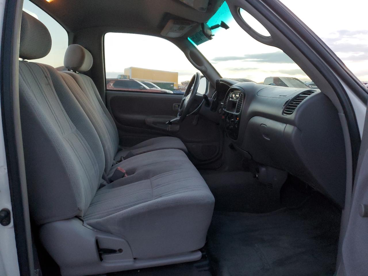 2000 Toyota Tundra Sr5 VIN: 5TBKT4410YS121283 Lot: 93870635