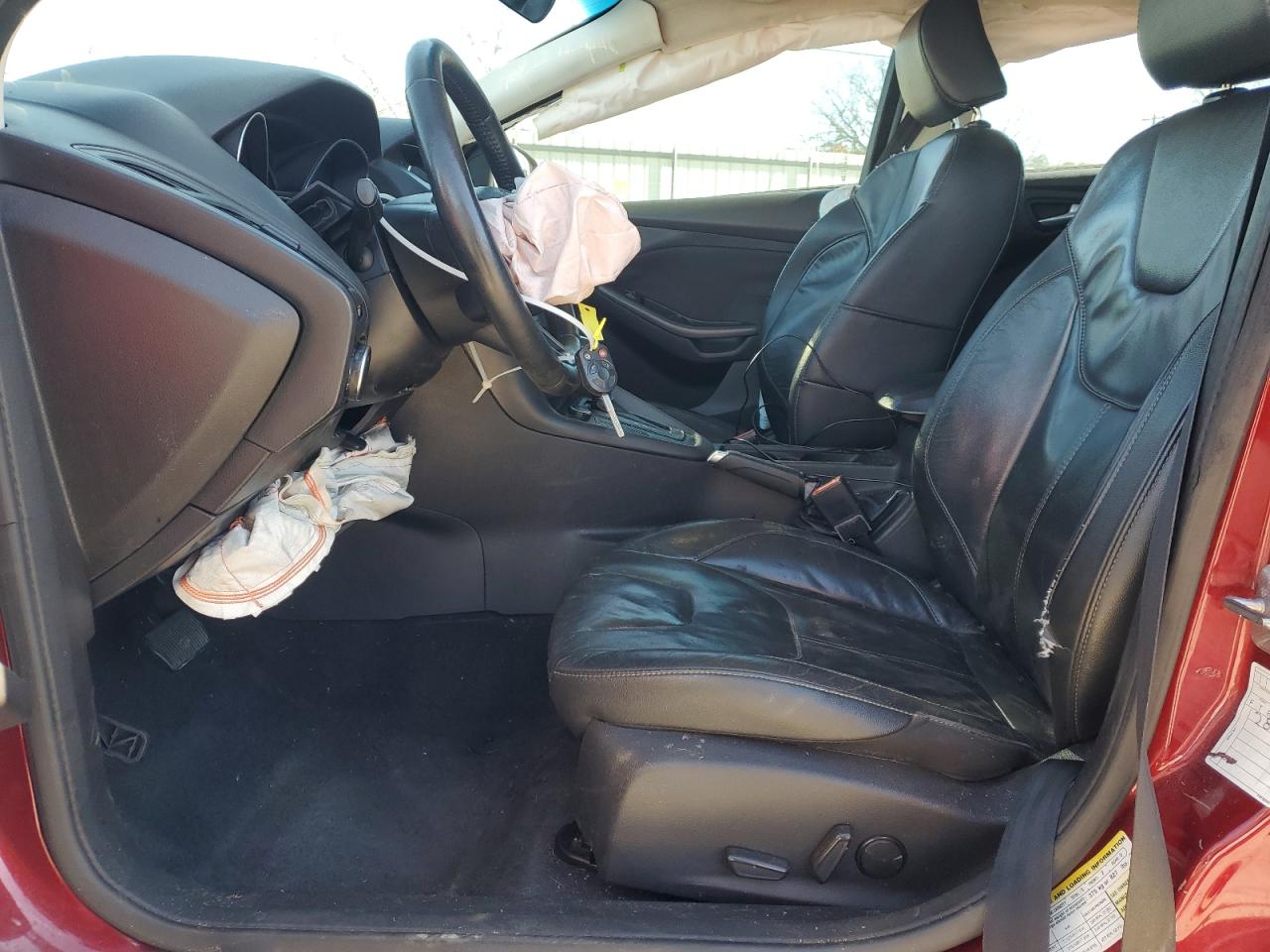 2016 Ford Focus Se VIN: 1FADP3K21GL332377 Lot: 92311505