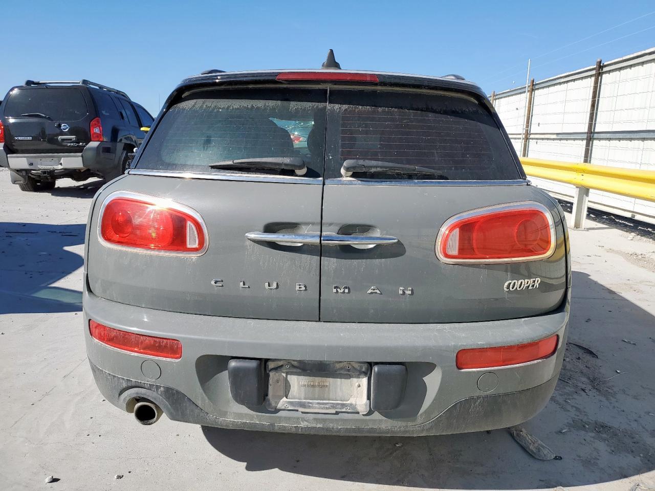 2016 Mini Cooper Clubman VIN: WMWLN5C53G2E31529 Lot: 92296925