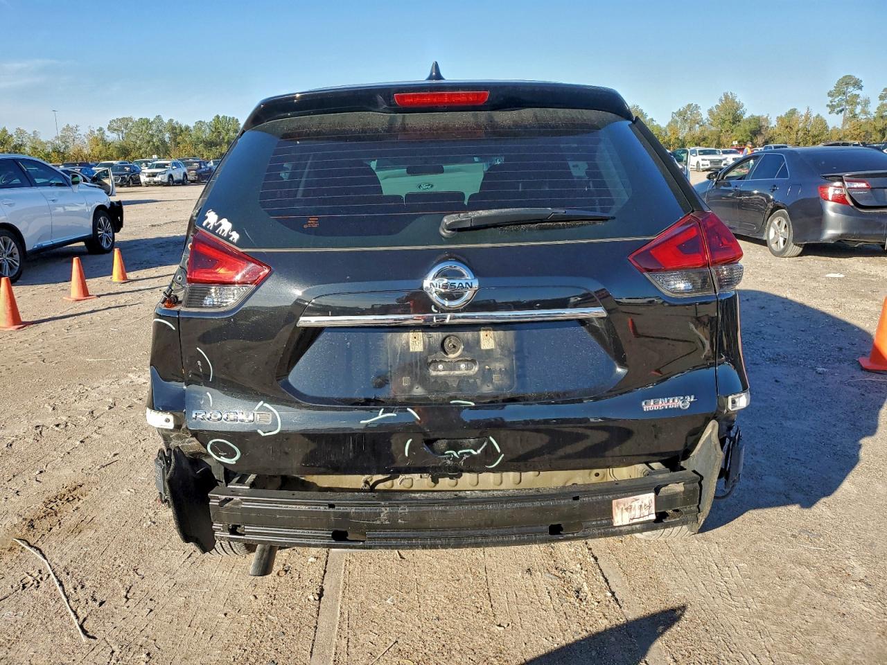 2018 Nissan Rogue S VIN: 5N1AT2MT8JC758580 Lot: 92755905