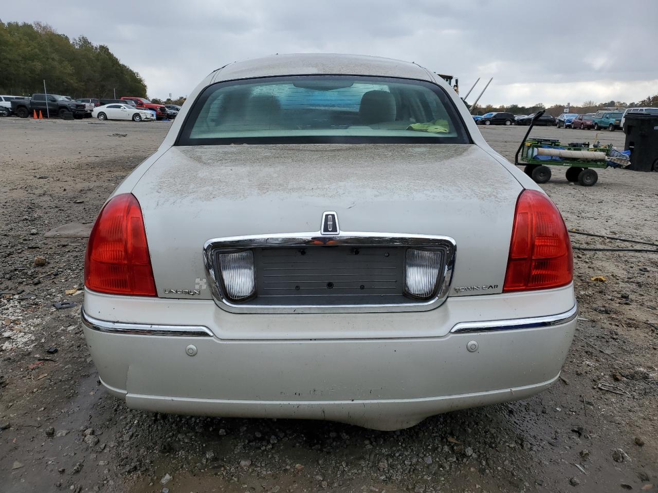 2005 Lincoln Town Car Signature VIN: 1LNHM81W75Y623161 Lot: 91324205