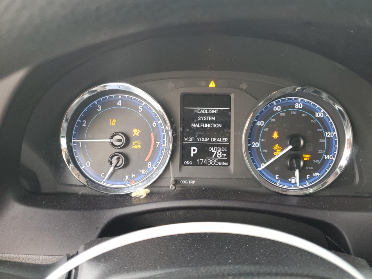 2018 Toyota Corolla L VIN: 5YFBURHE3JP786773 Lot: 92744875