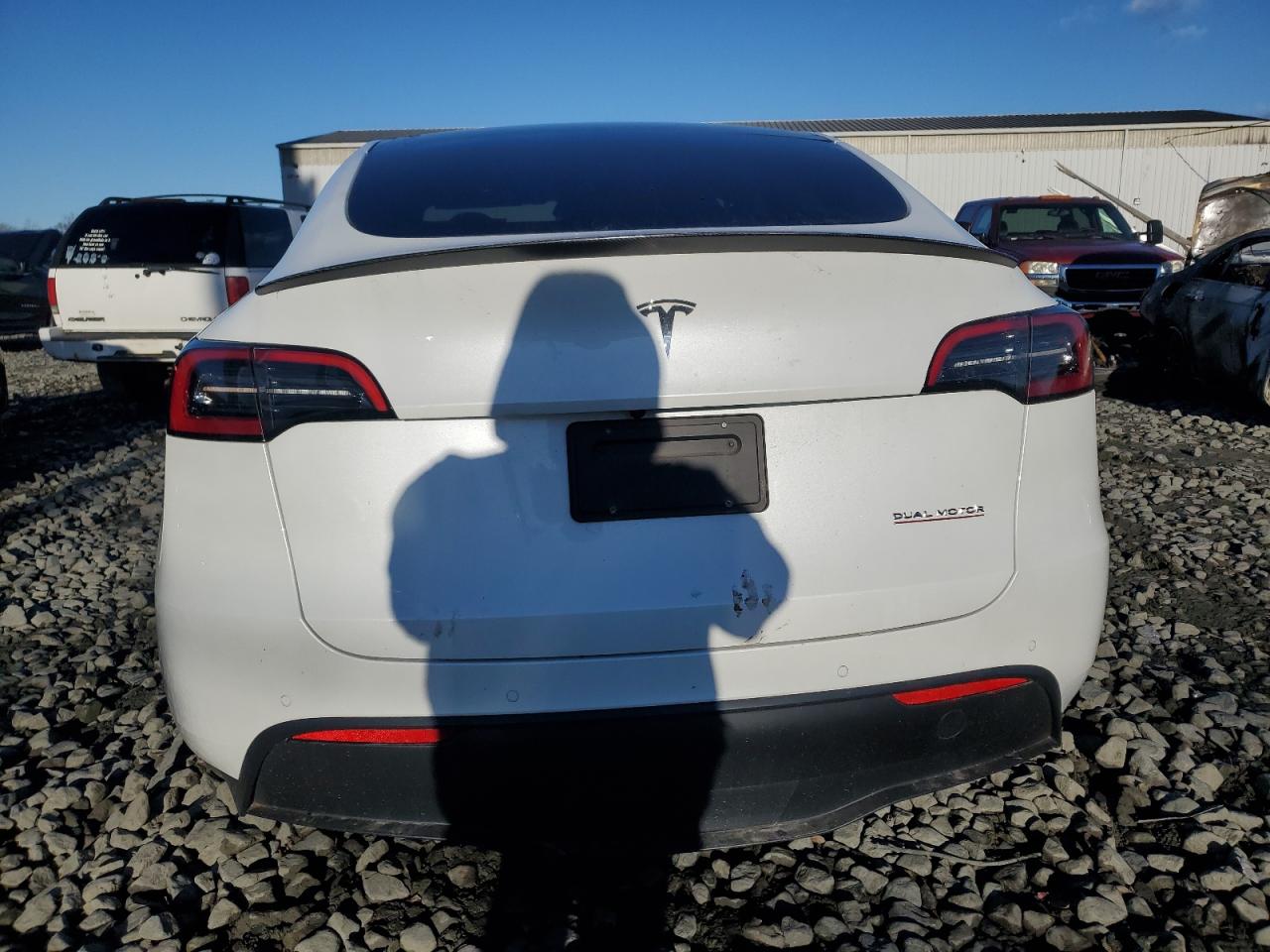 2022 Tesla Model Y VIN: 7SAYGDEF9NF530160 Lot: 90075955